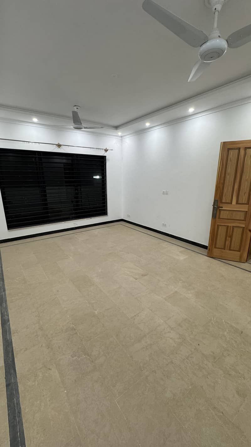 Spacious 10 Marla Full House Is Available For Rent Near To D-Markaz 9