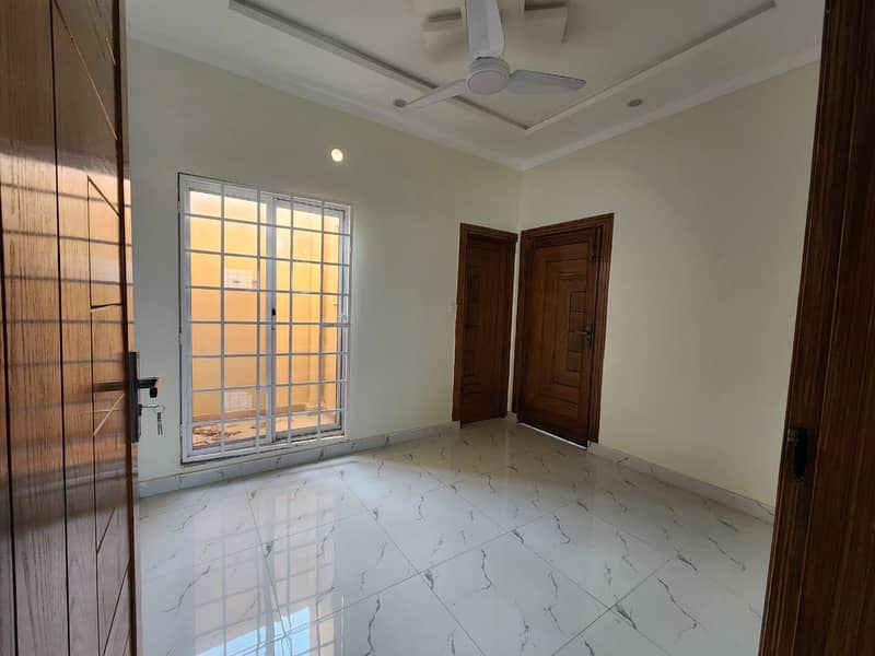 Brand New Stunning! 10 Marla Ground Floor Available for Rent in Gulberg Residencia 8