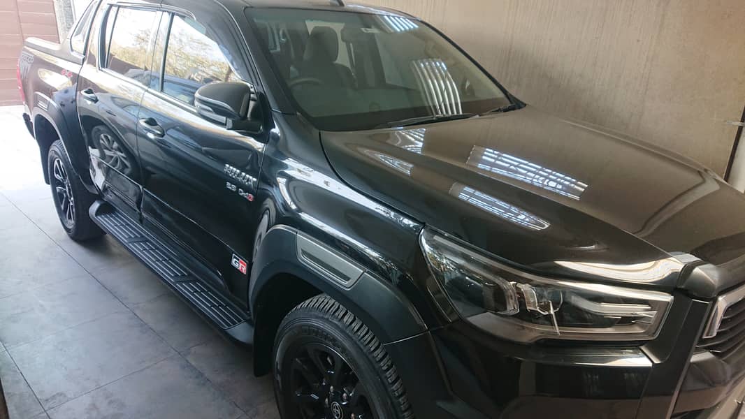 Toyota Hilux 2023 1