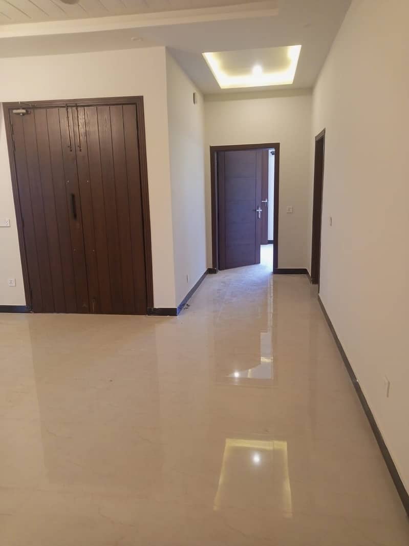 10 Marla Brand New First Floor For Rent In Gulberg Residencia - Elegant Design 0