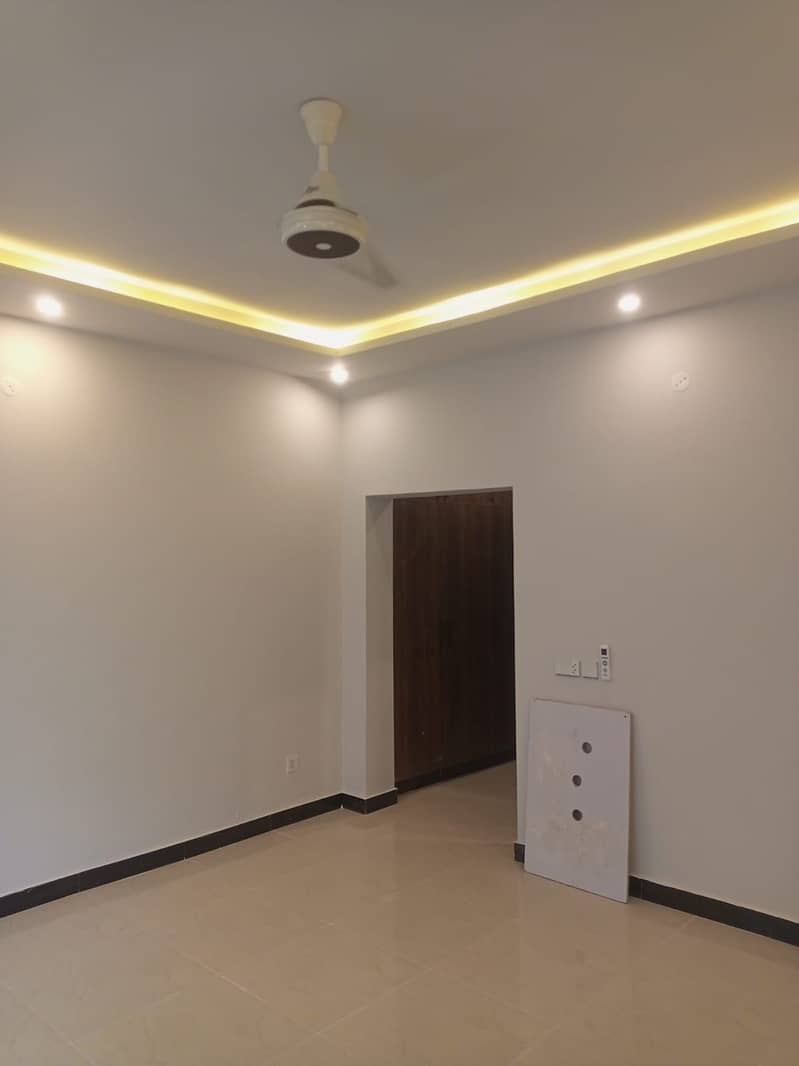 10 Marla Brand New First Floor For Rent In Gulberg Residencia - Elegant Design 2