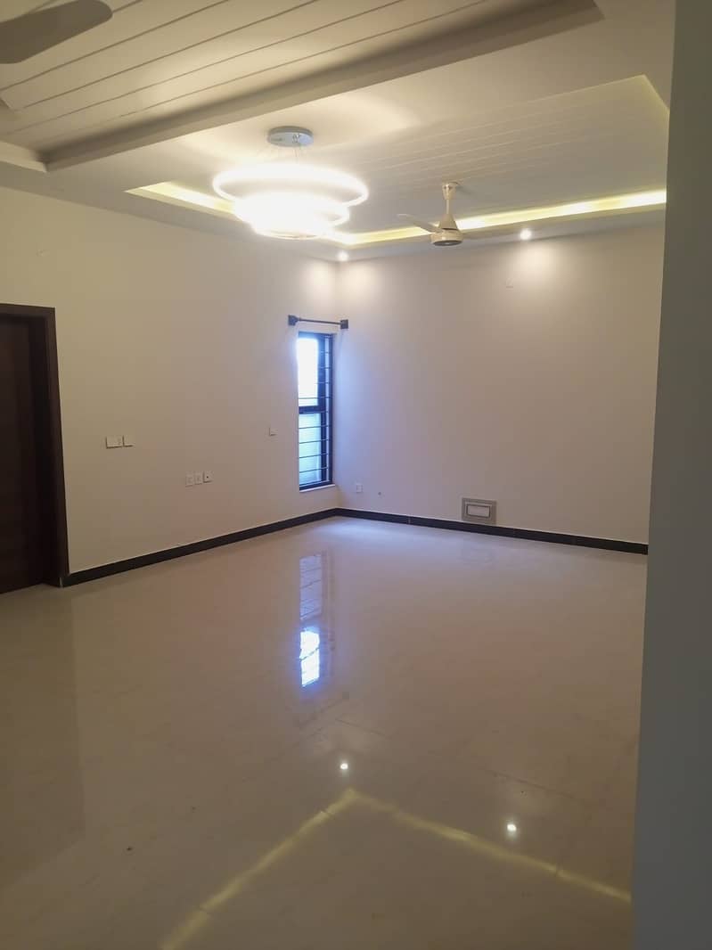 10 Marla Brand New First Floor For Rent In Gulberg Residencia - Elegant Design 3