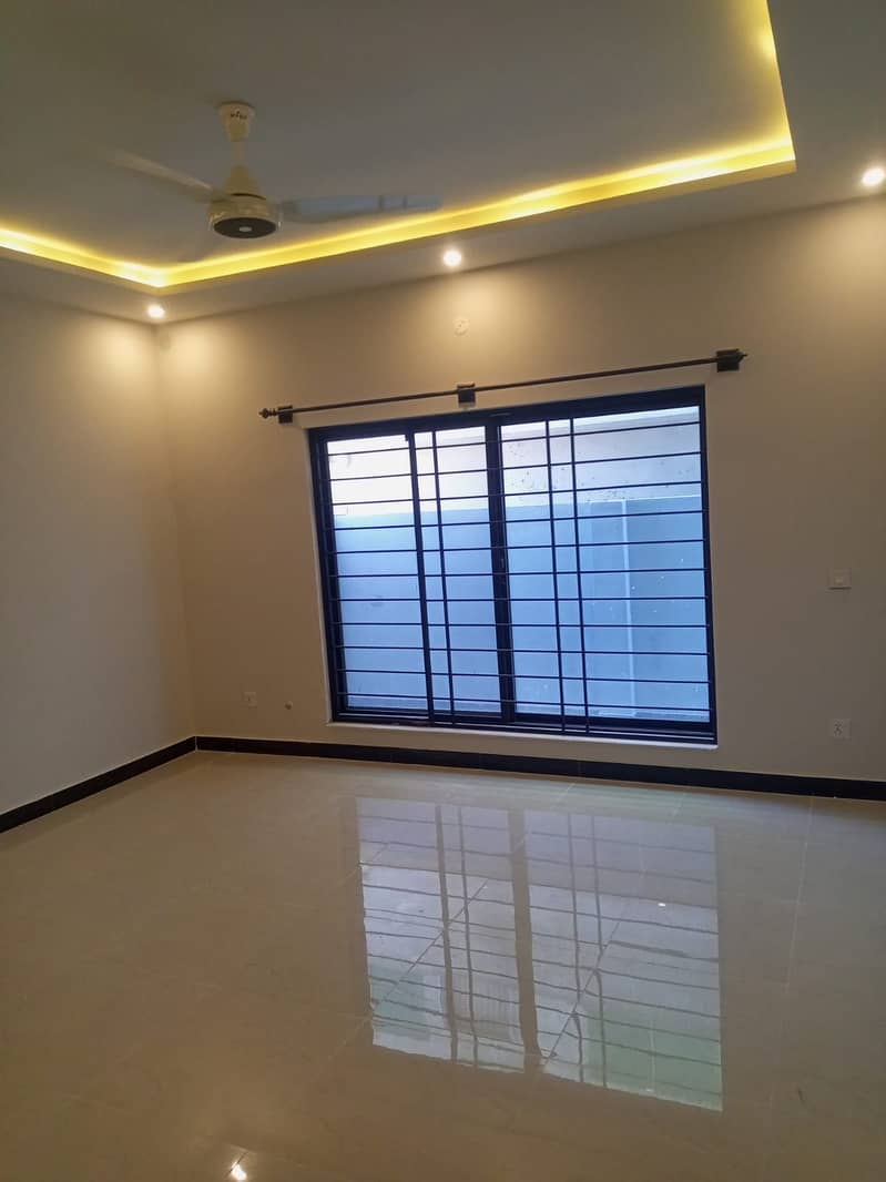 10 Marla Brand New First Floor For Rent In Gulberg Residencia - Elegant Design 4