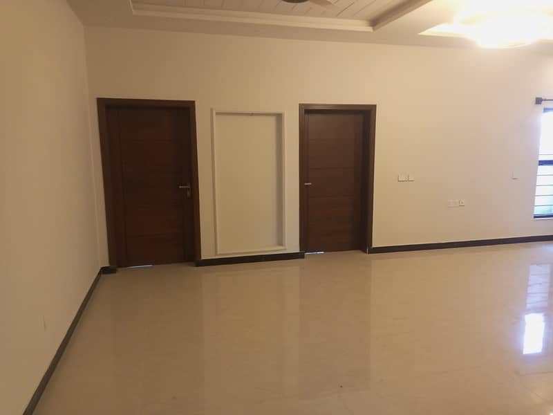 10 Marla Brand New First Floor For Rent In Gulberg Residencia - Elegant Design 5