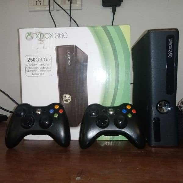 Xbox 360 Slim Jailbreak with 60 games & 2 wireless controllers 0