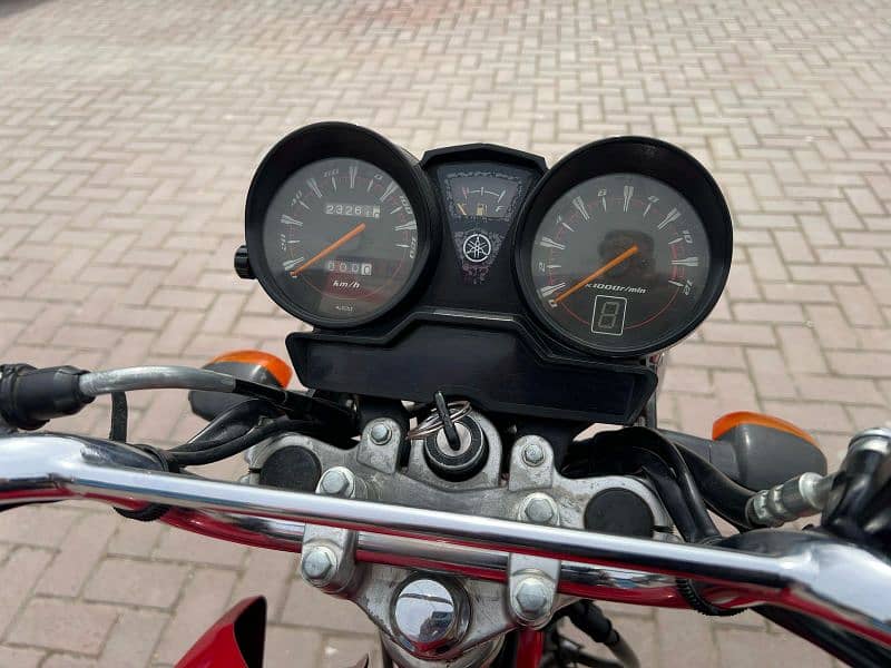 Yamaha ybr125 G 6