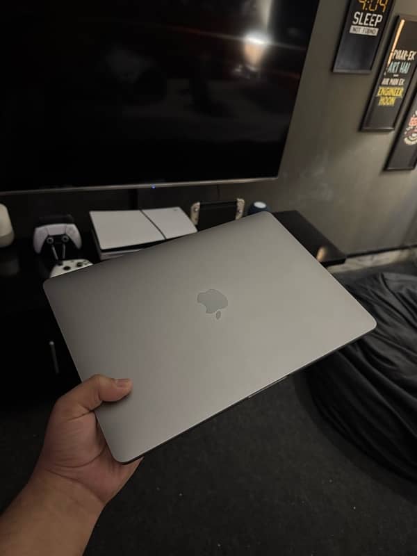 M1 Macbook Pro 13-inch 1