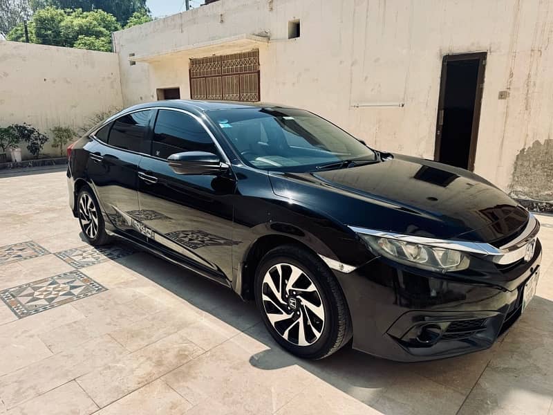 Honda Civic Oriel 1.8 i-VTEC CVT 2017 0