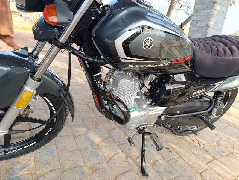 Yamaha YB | Model 125Z-DX | Year 2024 | Bike Lahore Registed 4,500 KMs 5