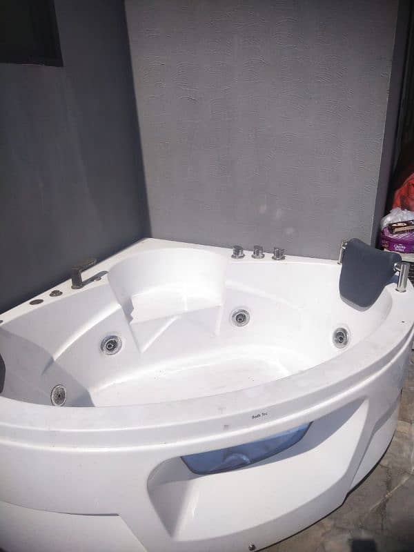 I want to sale my Luxury Bathtubs & Jacuzzis for Sale 4