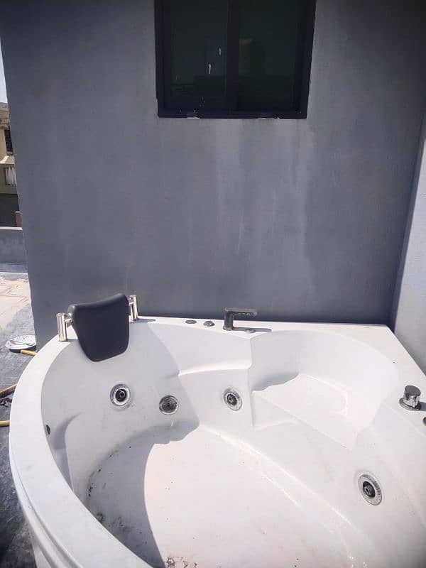 I want to sale my Luxury Bathtubs & Jacuzzis for Sale 5