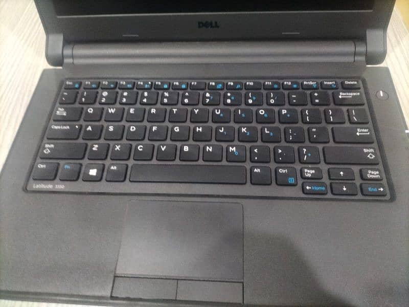 selling laptop Dell latitude 3350 core i3 5th generation 0