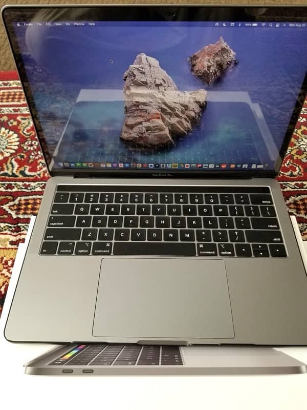 Apple MacBook Pro like new Condition with Touch Bar 2