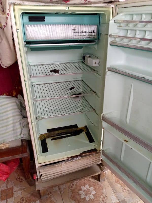 Indesit Refrigerator single door 3