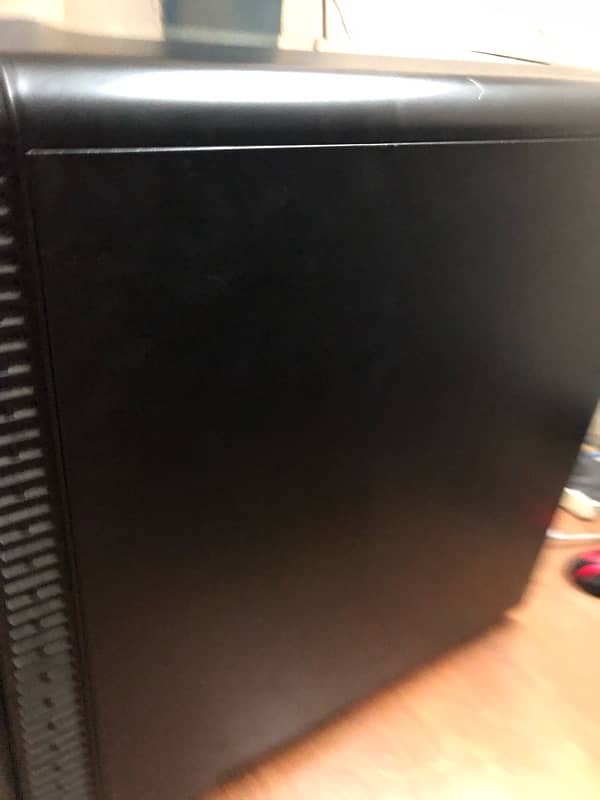 Gaming Pc with 24 inch Monitor 6