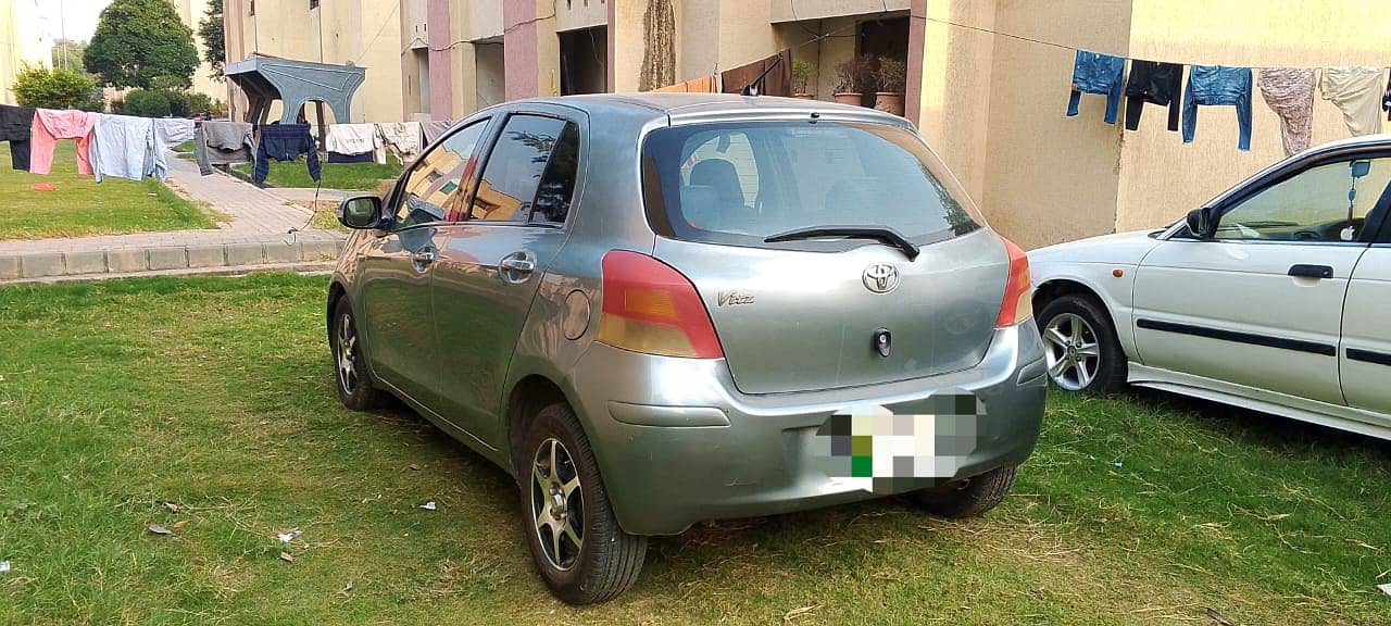 Toyota Vitz 2009 Model 1