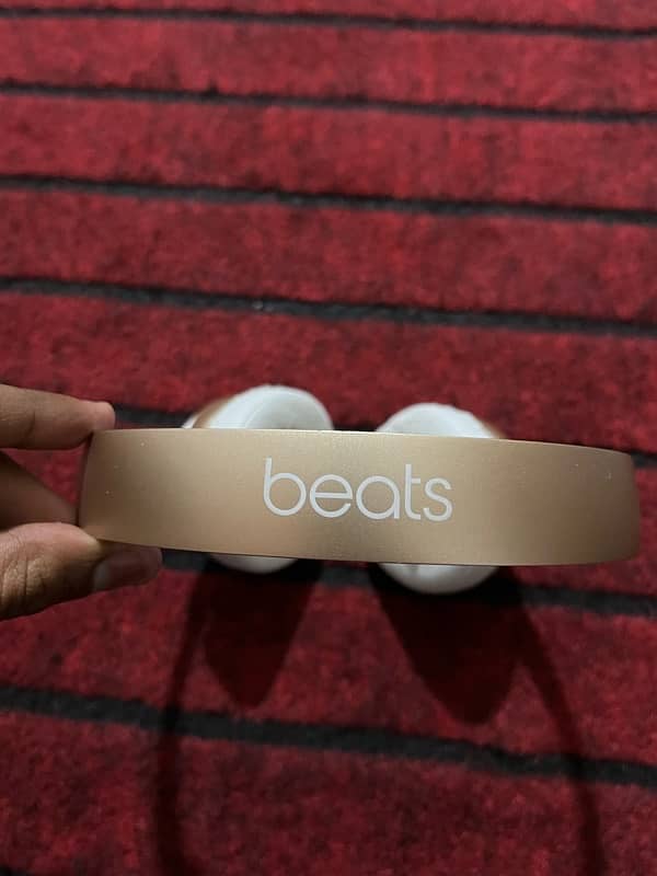 beats headphone 1