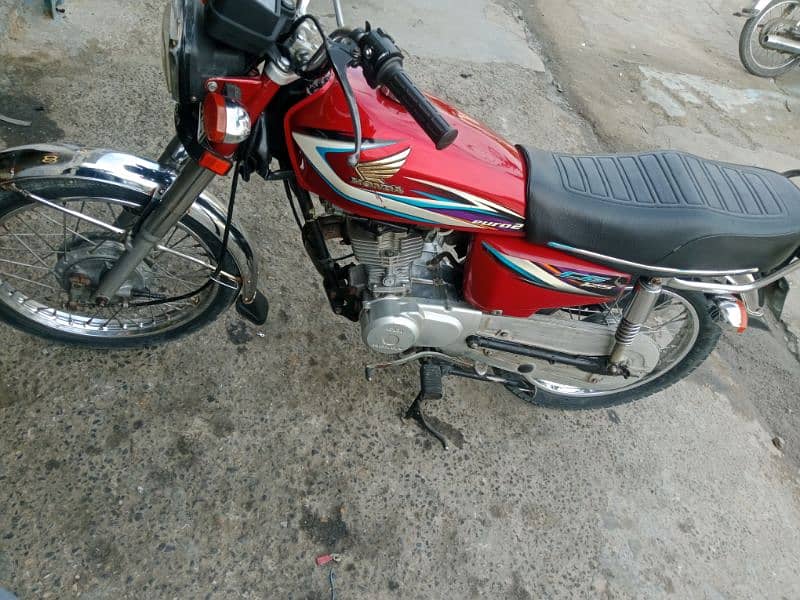 Lahore no bike for sale Whatsapp no 03299586950 2