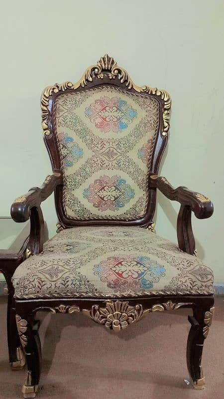 Chinioti furniture bedroom chairs with table. 0