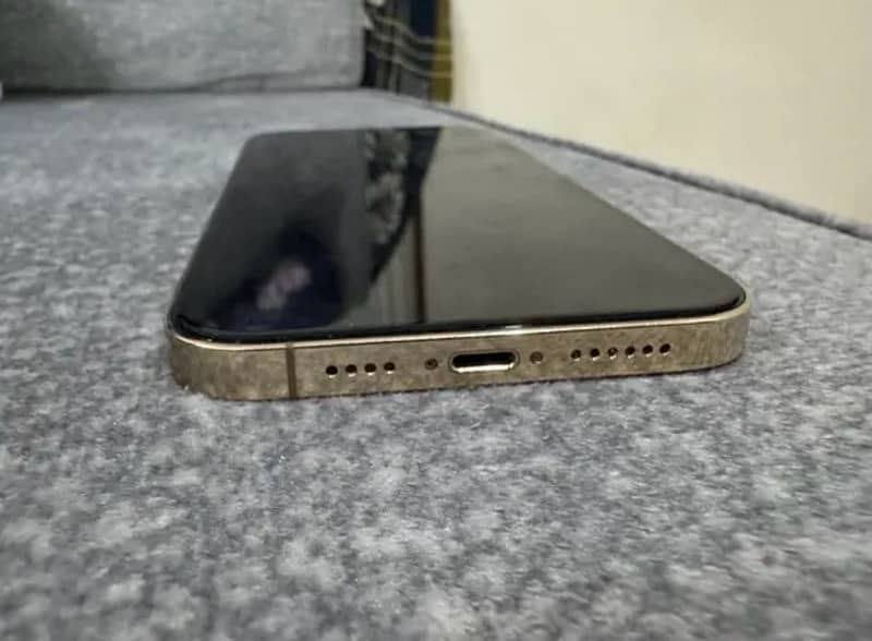 iphone 12pro max pta aproved only phone 1