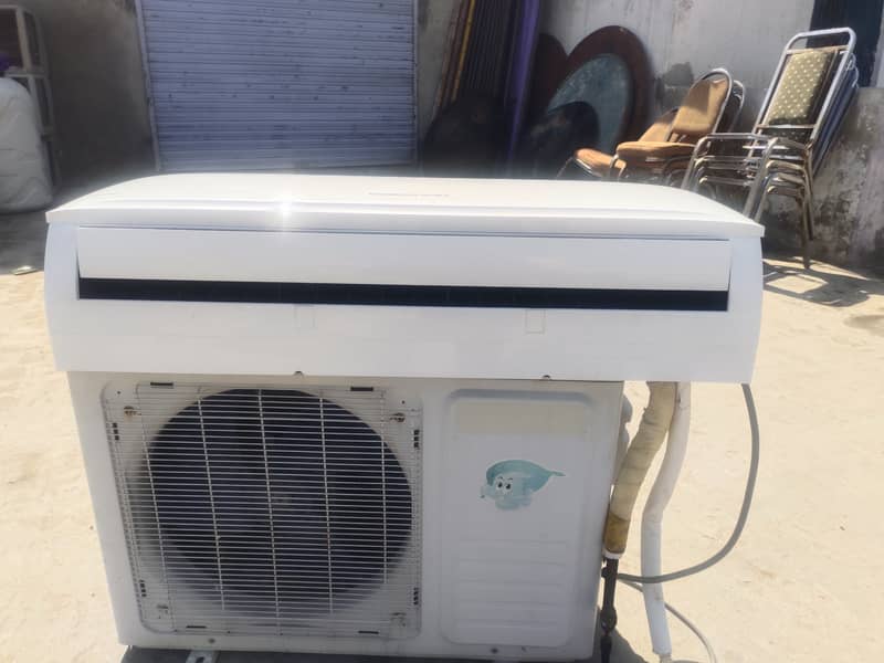 chnghonge ruba DC inverter 1.5 ton good condition. 1