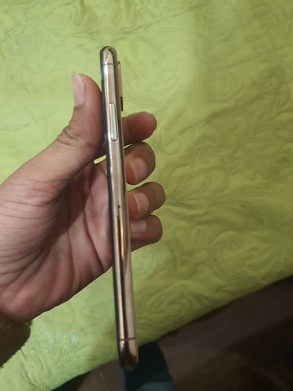 iphone xs 256 gb non pta condition 10by 8 5