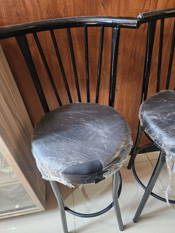 Pair of Kitchen Chairs 3