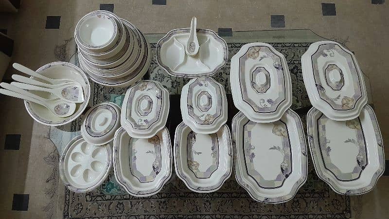 Just like new dinner set 59pcs 2