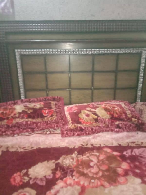 king size bed with foam mattress 0