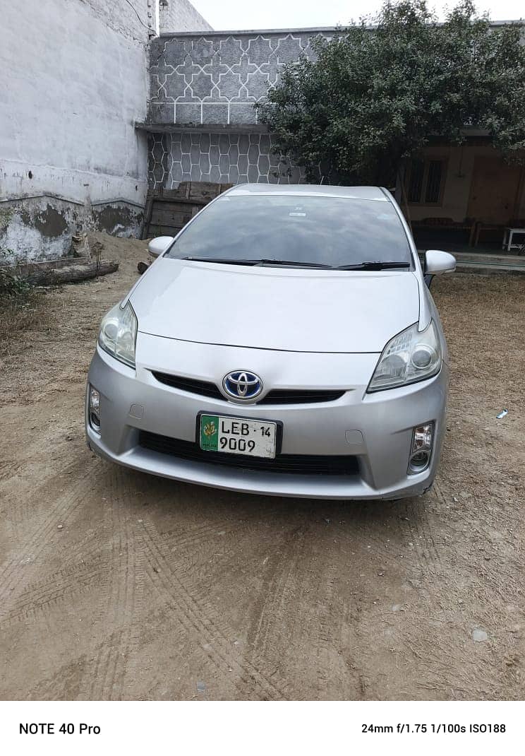 Toyota Prius 2011 1