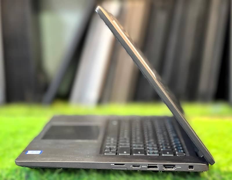 dell latitude 7520 Core i7 11Th Gen 32GB RAM 512GB SSD Touch Screen 1