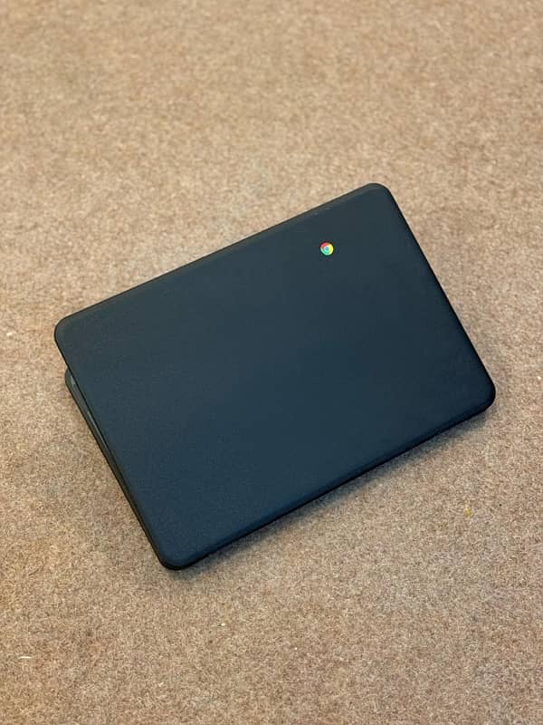 Lenovo 100e 3rd Gen Chromebook 4/64gb playstore Latest update 2031 4