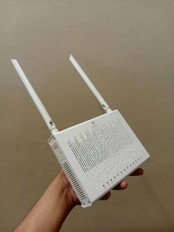 Xpon,Epon,Gpon Dual Band 2.4Ghz & 5Ghz Router used like new condition 1