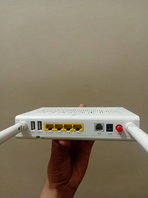 Xpon,Epon,Gpon Dual Band 2.4Ghz & 5Ghz Router used like new condition 2