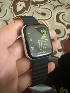 Apple Watch Series 6 (Silver Colour)