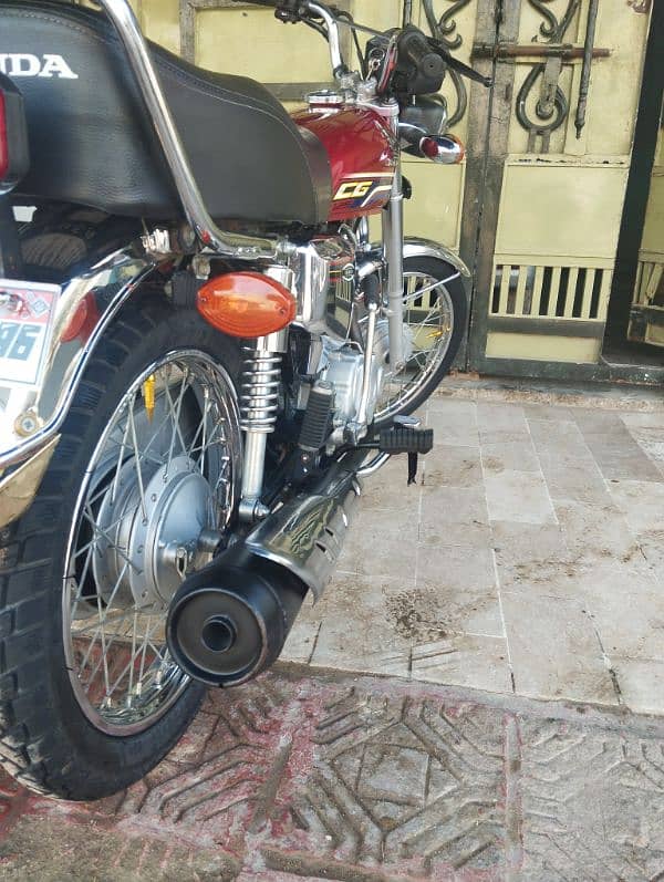 Honda 125 Special addition 15