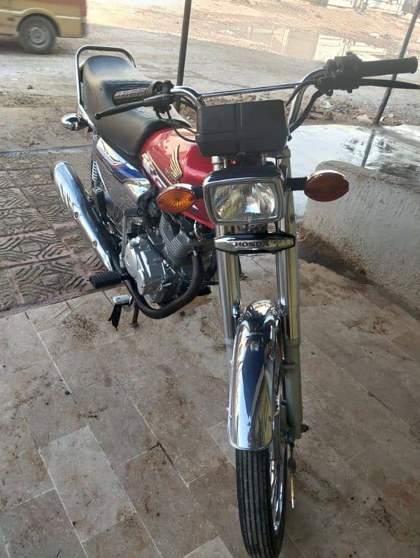 Honda 125 Special addition 16