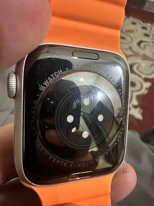 Apple Watch Series 6 (Silver Colour) 3