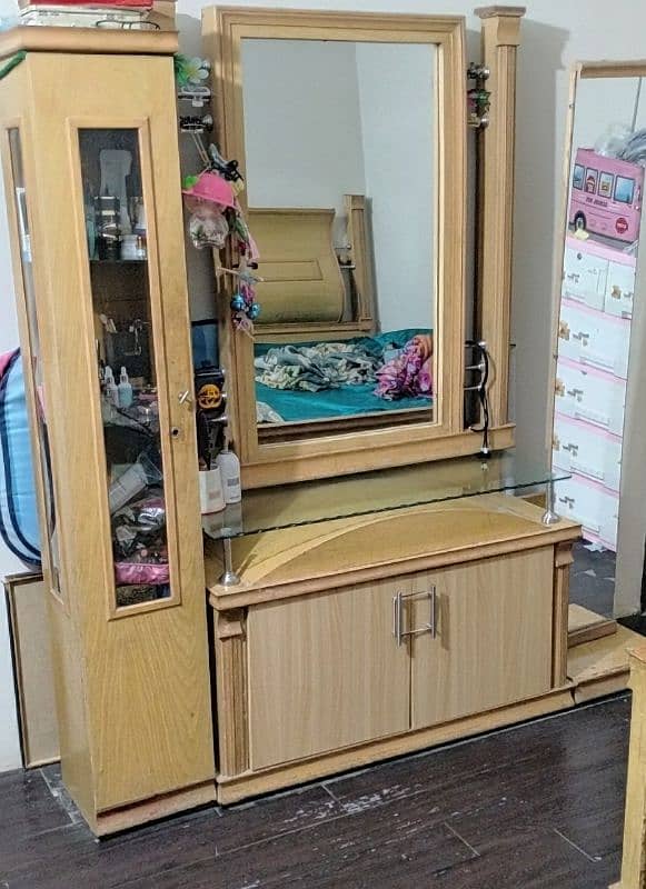 dressing table 0