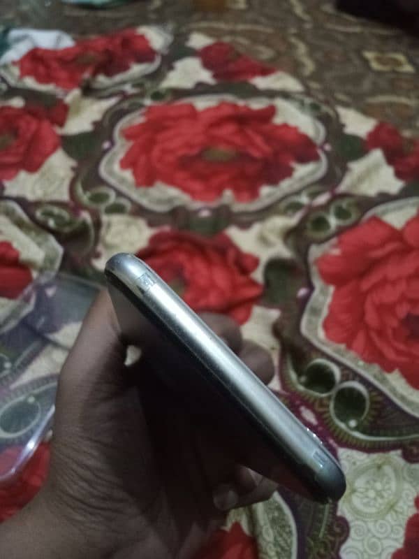 IPhone X non PTA 5