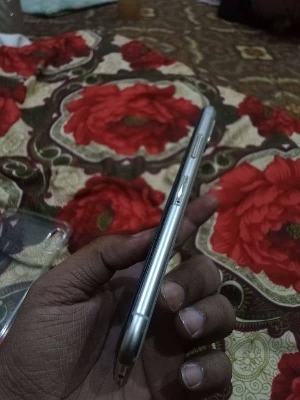 IPhone X non PTA 7