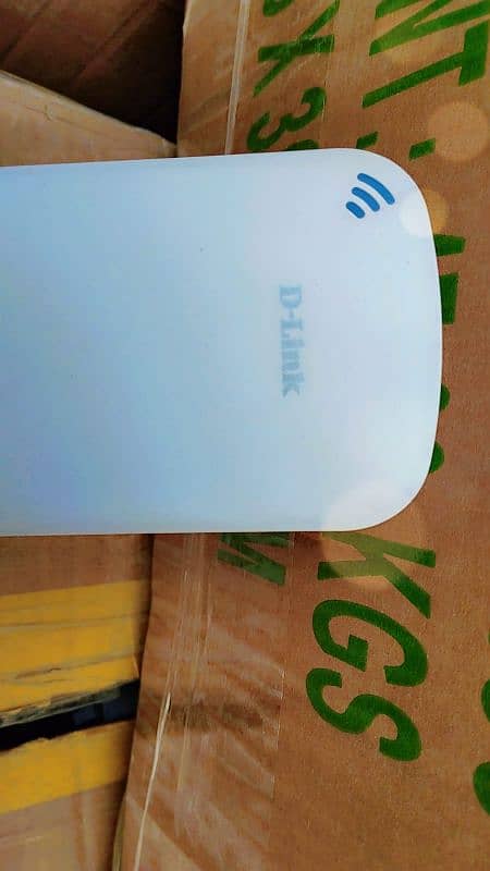 Dlink X1860 Wifi 6 Long Range dualband Wifi Extender 1