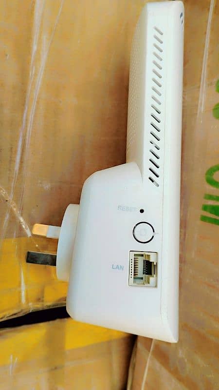 Dlink X1860 Wifi 6 Long Range dualband Wifi Extender 4