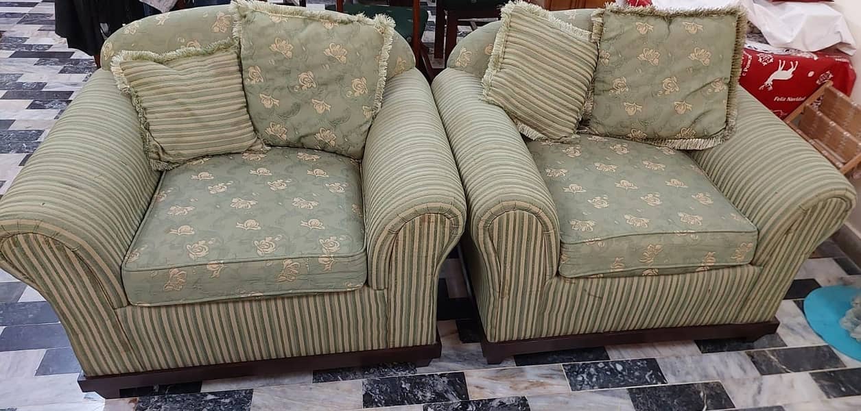 7-Seater Sofa Set in Excellent Condition – Elegant & Comfortable 2