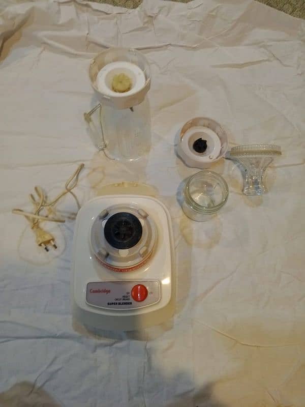 Blender and grinder of Cambridge company 0