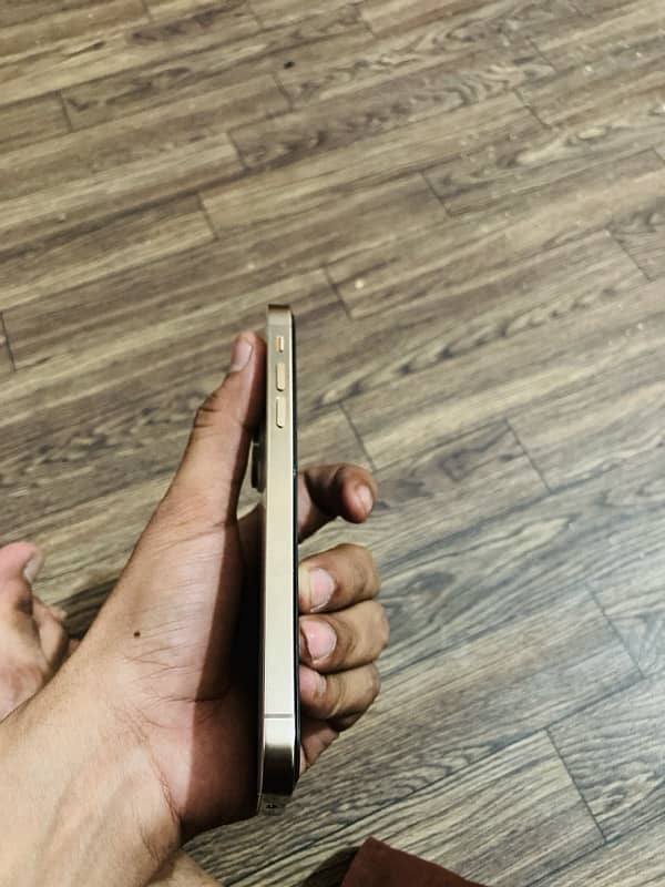 iPhone Xř Converted into 16 pro 5