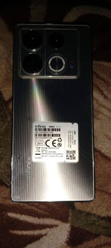 note 40 only 1 month use 11 month wranti Ram 16 room 256 0