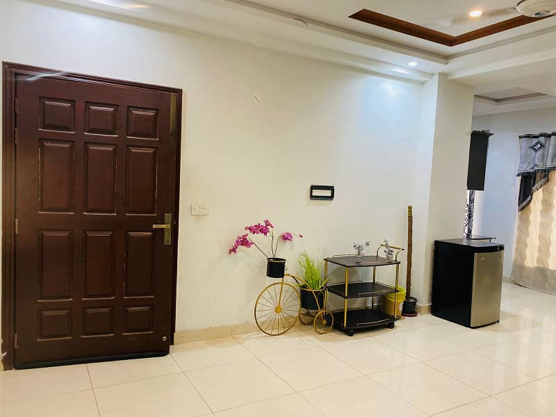 Vip furnished apartment daily basis and monthly basis for rent bahria town lahore 13