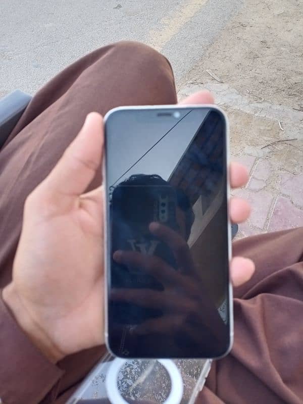 iPhone xr 64gb Just btry change 10/8 3