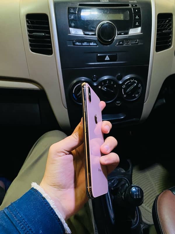 iphone xsmax 64gb gold 3